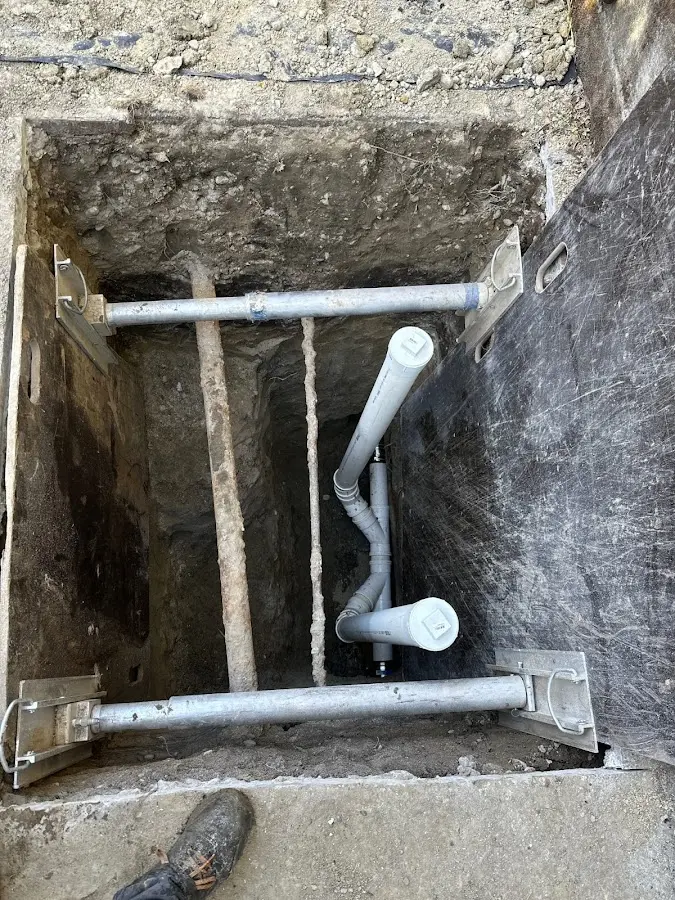 Experienced plumber completing Gas Line Repair work in Gages Lake